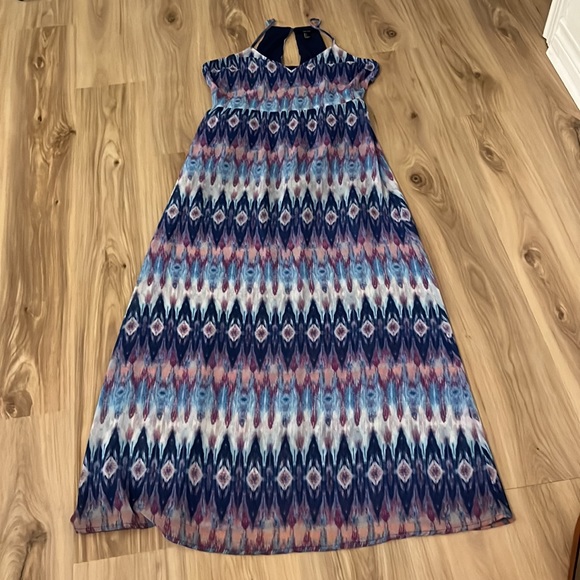 Forever 21 Maxi Dress with fun back cut outs, blue pink & purple, size large - Picture 3 of 5